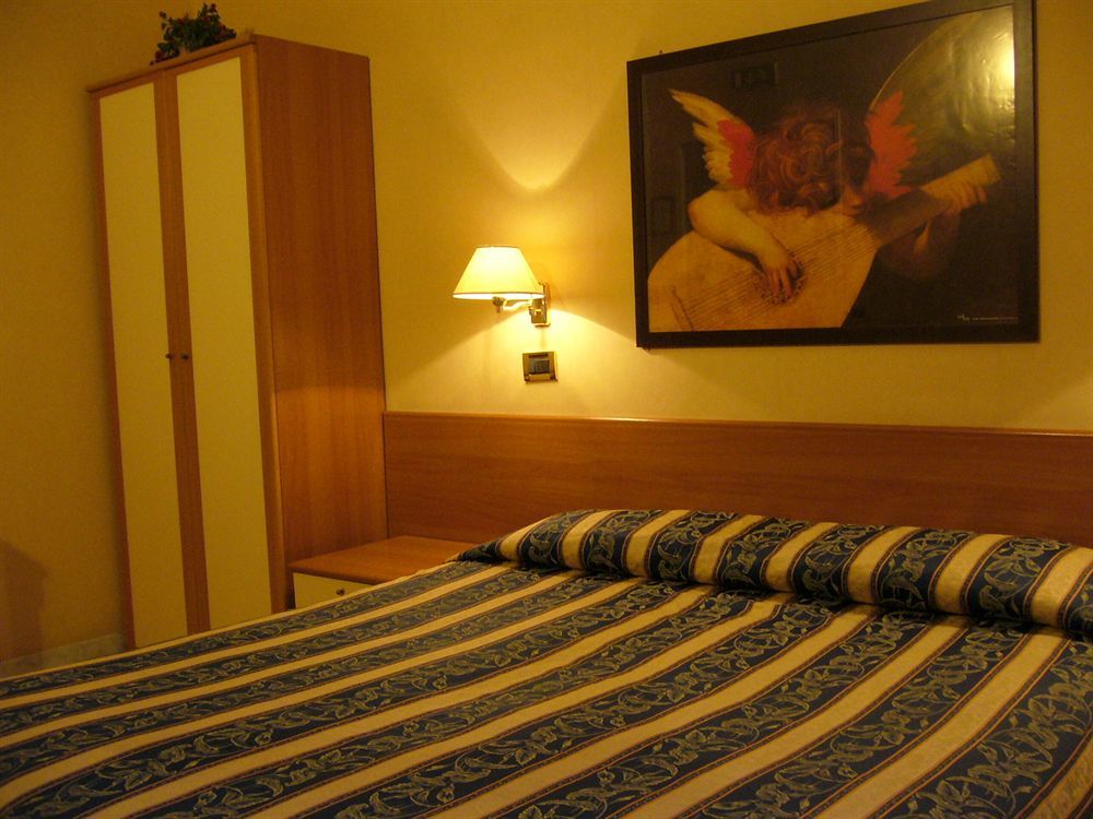 Hotel Milazzo Roma Екстериор снимка